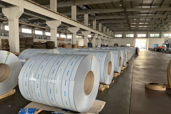 2500mm عرض Ultra Wide پیش رنگ آلومینیوم سیم پیچ صفحه Super Wide پوشش آلومینیوم سیم پیچ مورد استفاده برای کامیون یا وان بدن