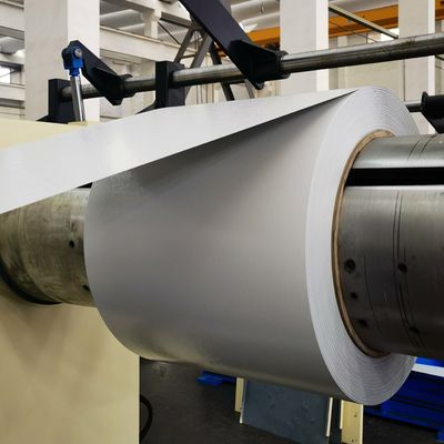 آلیاژ 3105 رنگ سفید 22 گج 0.65mm ضخامت 300mm عرض PE پیش رنگ آلومینیوم کویل برای ساخت نال