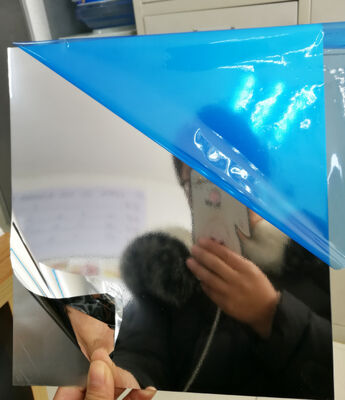 ورق آلومینیومی آلیاژ ۱۰۸۵ ضخامت ۰.۴۰ میلی‌متر، سطح آینه‌ای، رنگ طلایی، مورد استفاده برای پنل دکوراسیون منزل